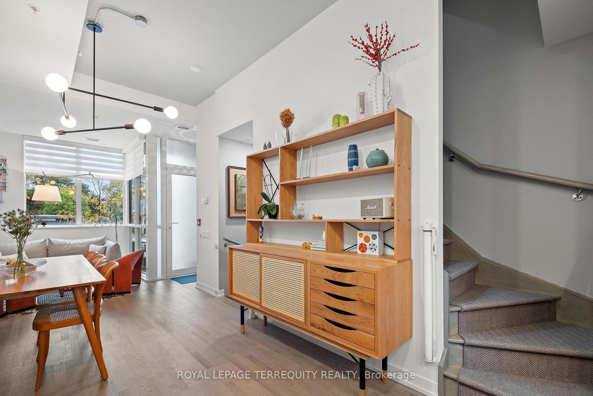 3 Bedrooms Condo at 38 Howard Park,  Toronto For sale