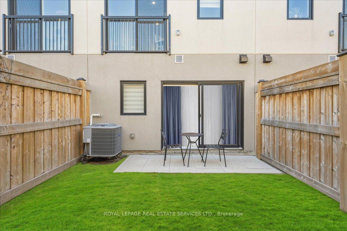 4 Bedrooms Condo at 1121 Cooke, Burlington For sale
