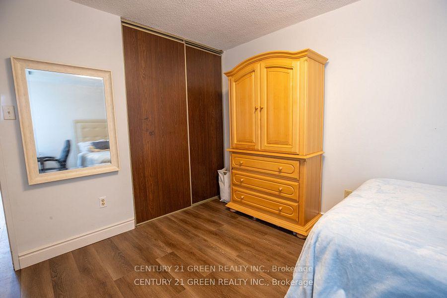 5 Bedrooms Condo at 366 The East Mall, Toronto For sale
