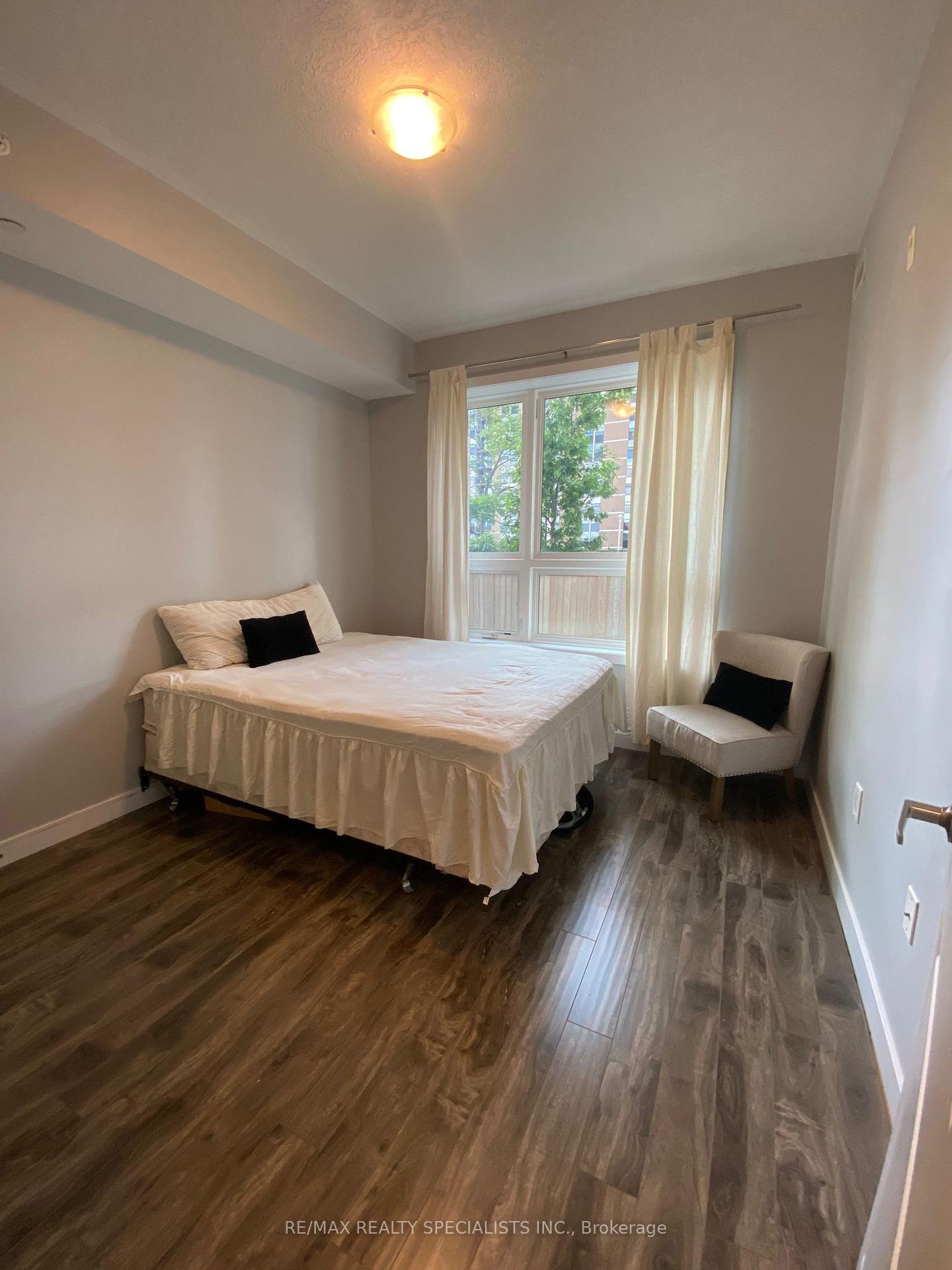 1 Bedroom Condo at 35 Southshore,  Hamilton For sale