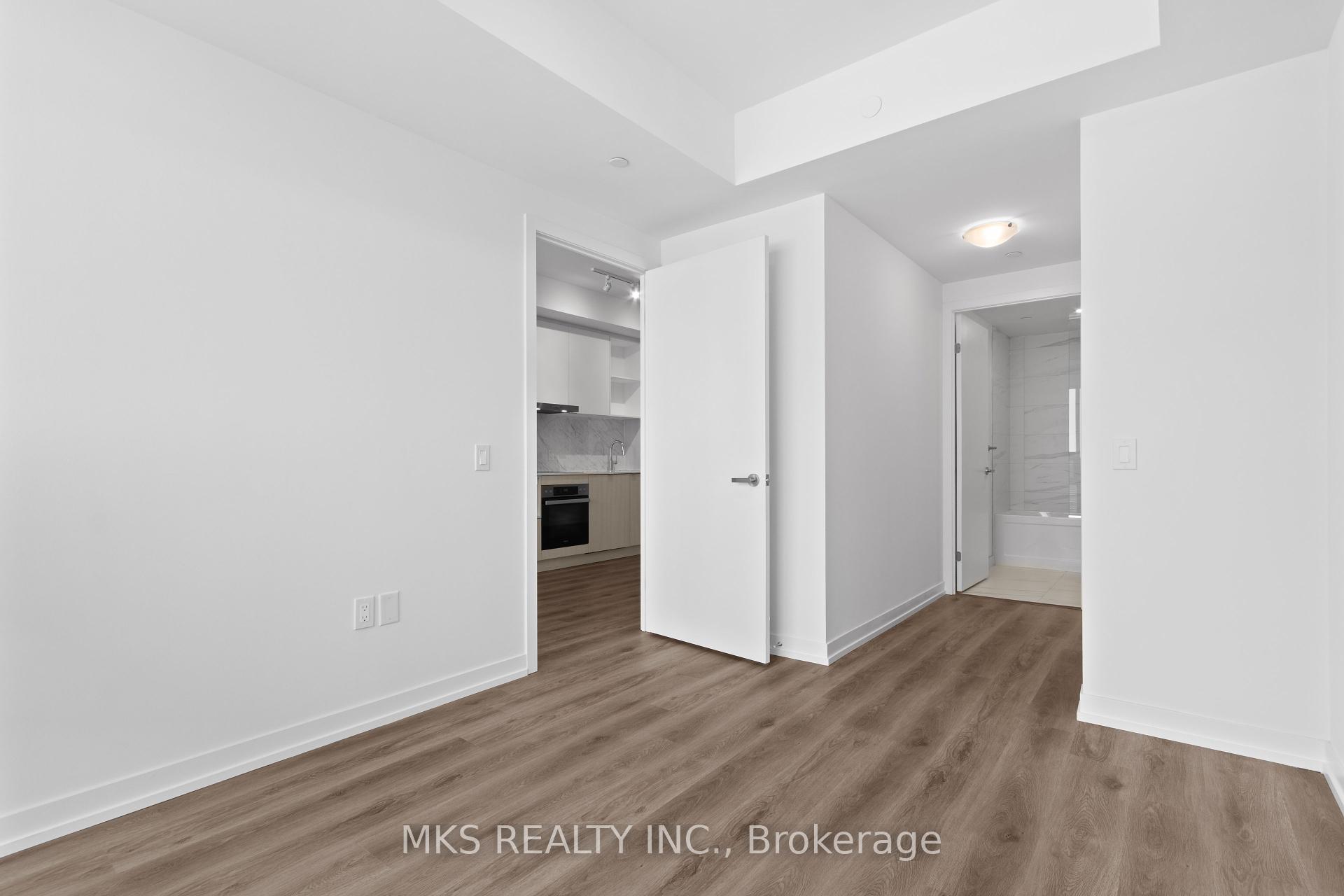 3 Bedrooms Condo at 138 Downes,  Toronto For sale