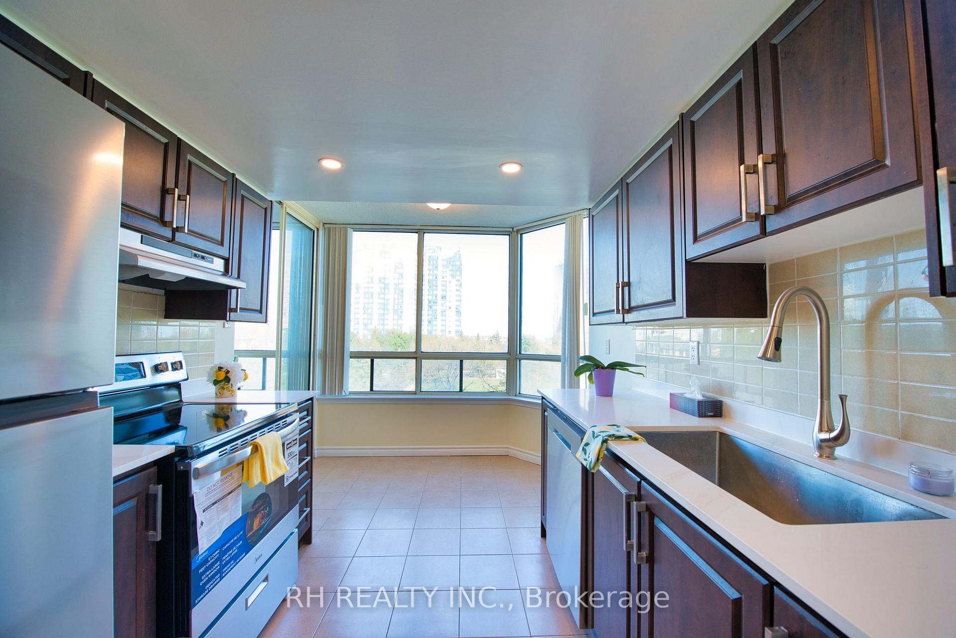 3 Bedrooms Condo at 300 Alton Towers, Toronto For sale