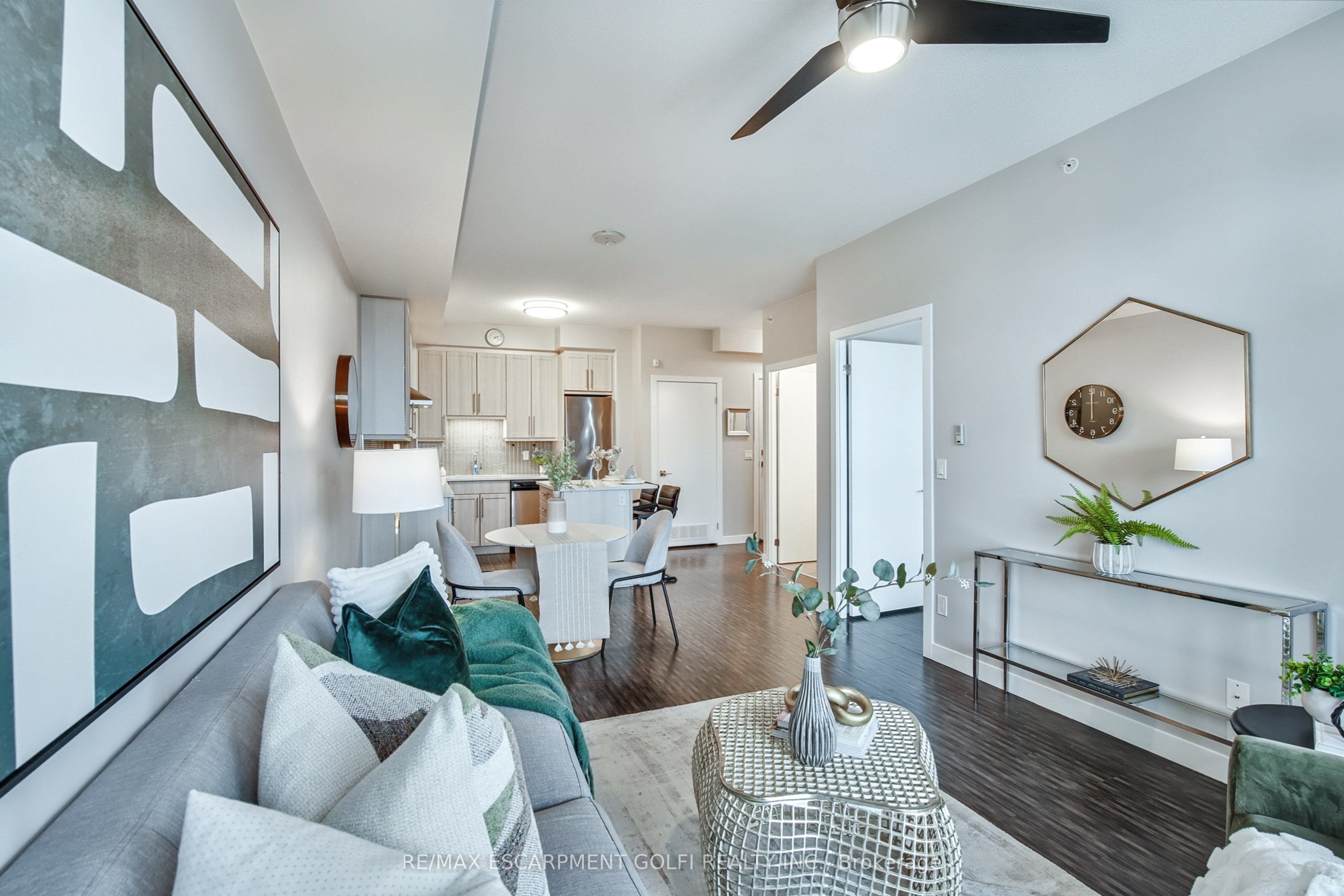 2093 Fairview Street, #408