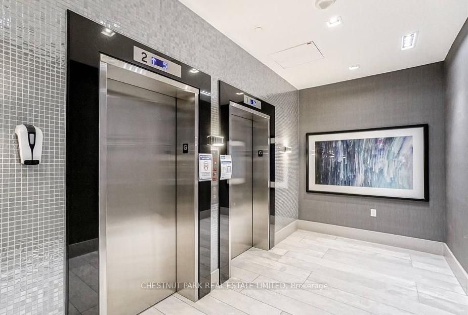 525 Adelaide Street W, #701