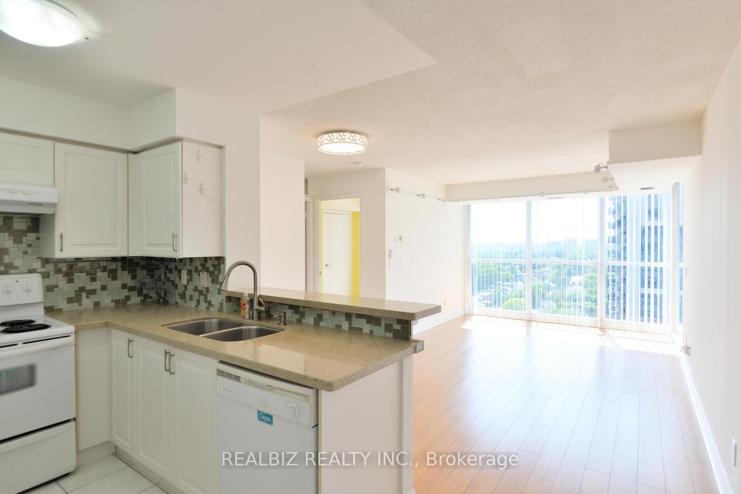 3 Bedrooms Condo at 4968 Yonge, Toronto For sale