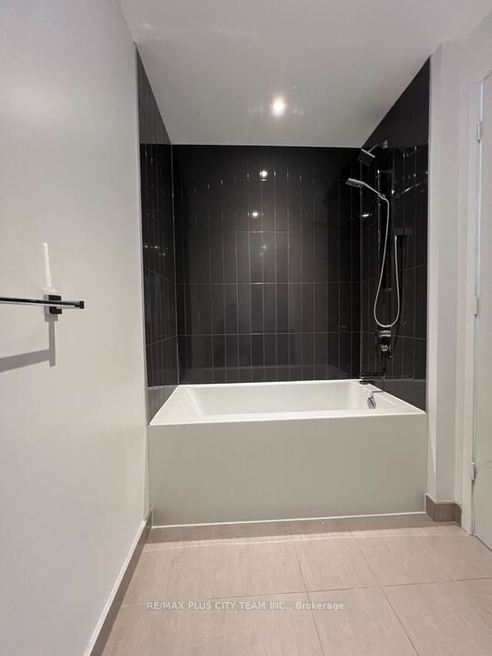 3900 Confederation Parkway E, #1412