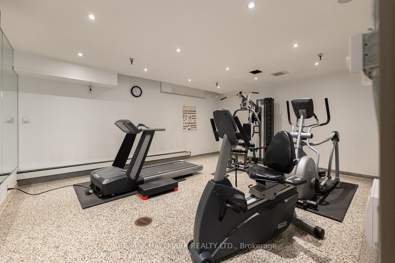 2 Bedrooms Condo at 5 Frith,  Toronto For sale