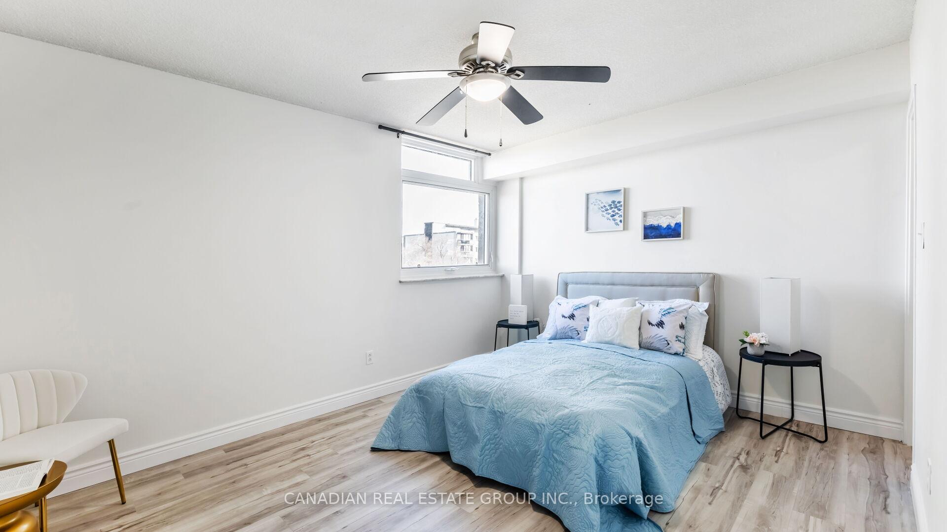 3 Bedrooms Condo at 20 Speers, Oakville For sale