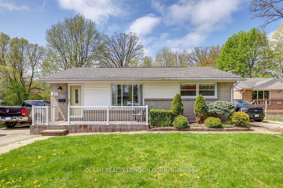 35 Thorncrest