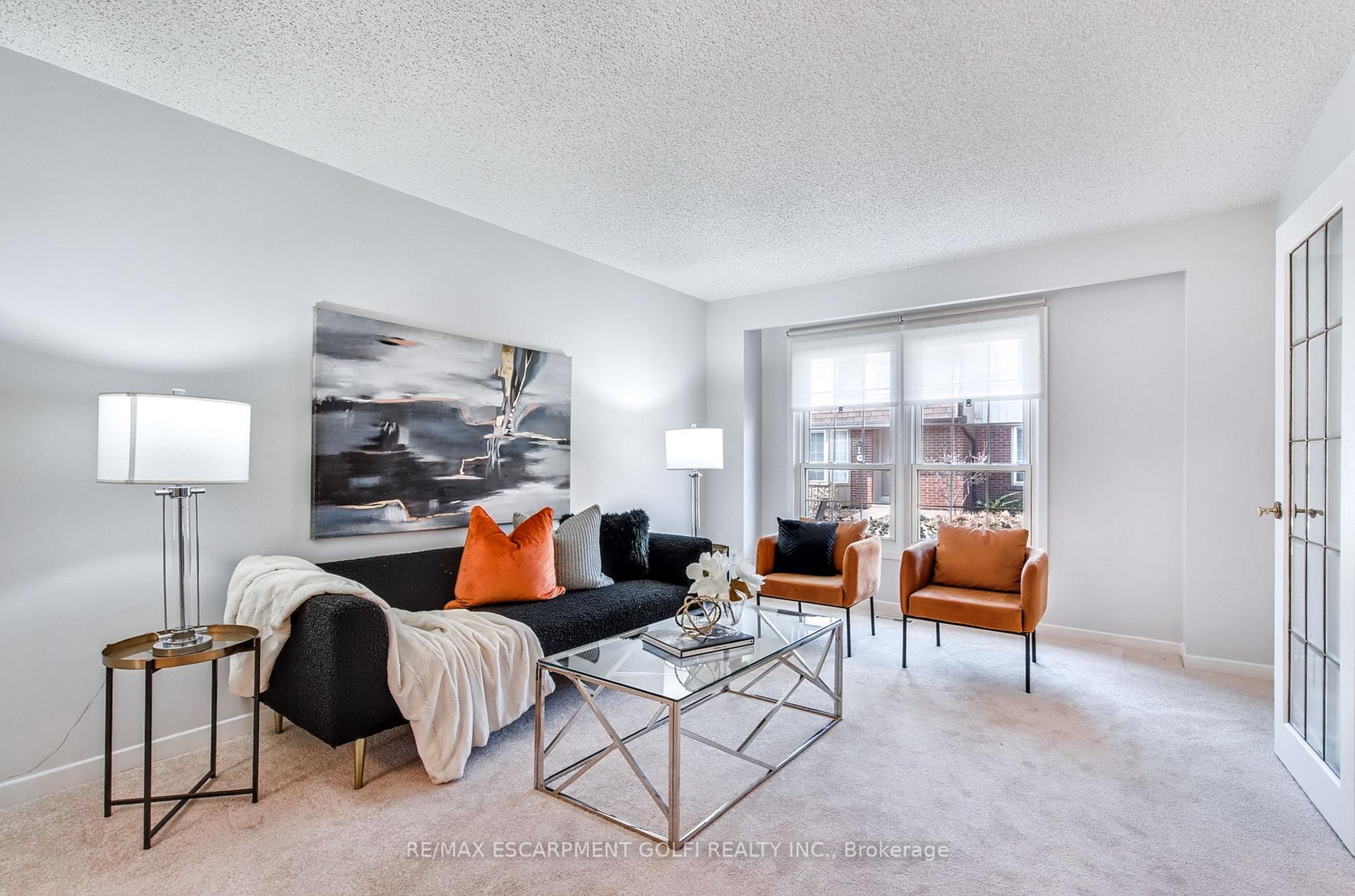 4 Bedrooms Condo at 3041 Glencrest,  Burlington For sale