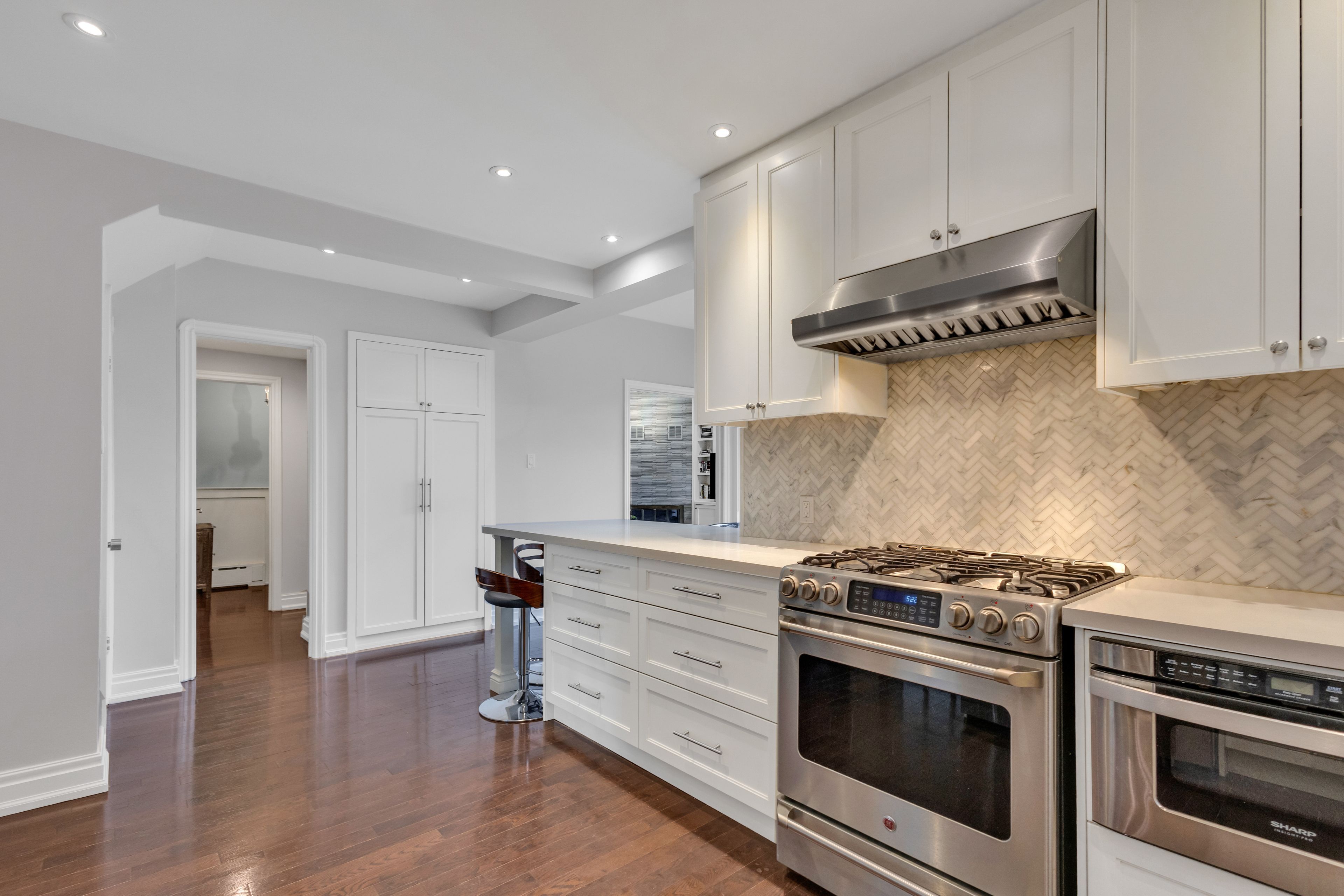 27 Peveril Hill S