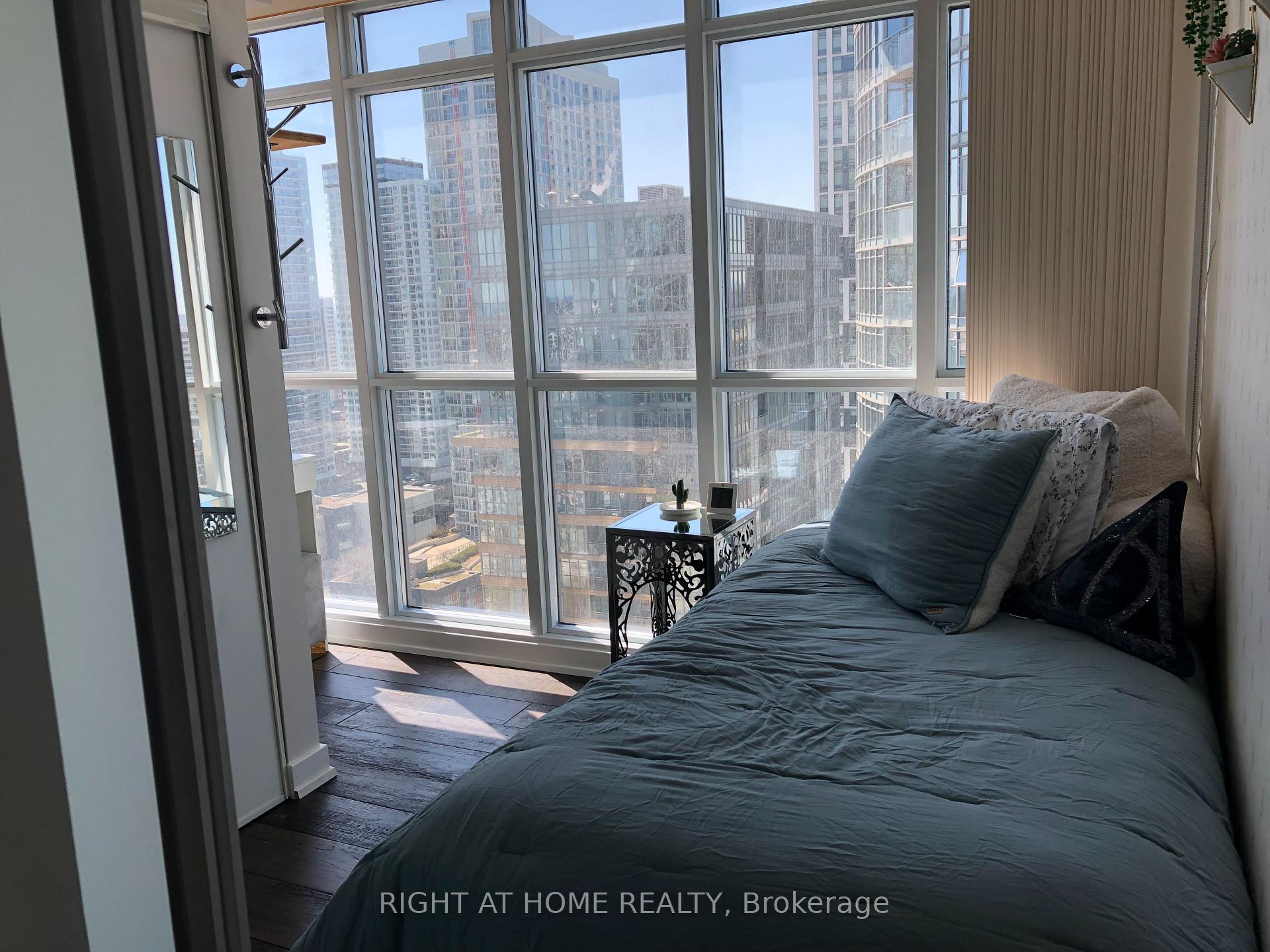 2 Bedrooms Condo at 15 Iceboat,  Toronto For sale