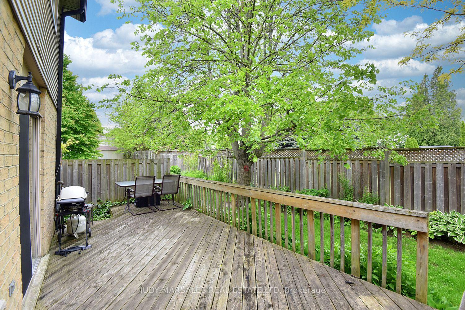 3 Bedrooms Condo at 644 Upper Paradise, Hamilton For sale