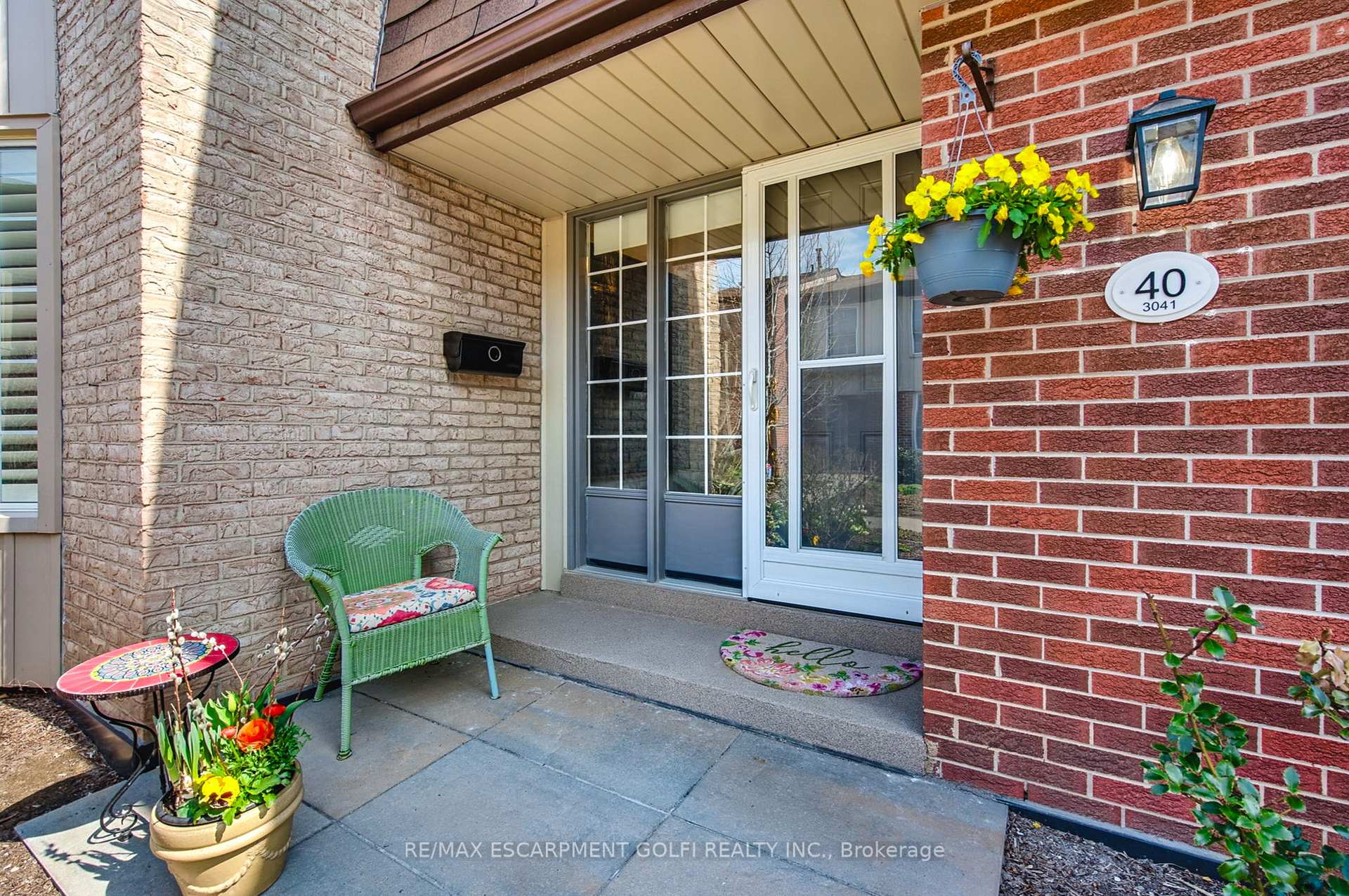 4 Bedrooms Condo at 3041 Glencrest,  Burlington For sale