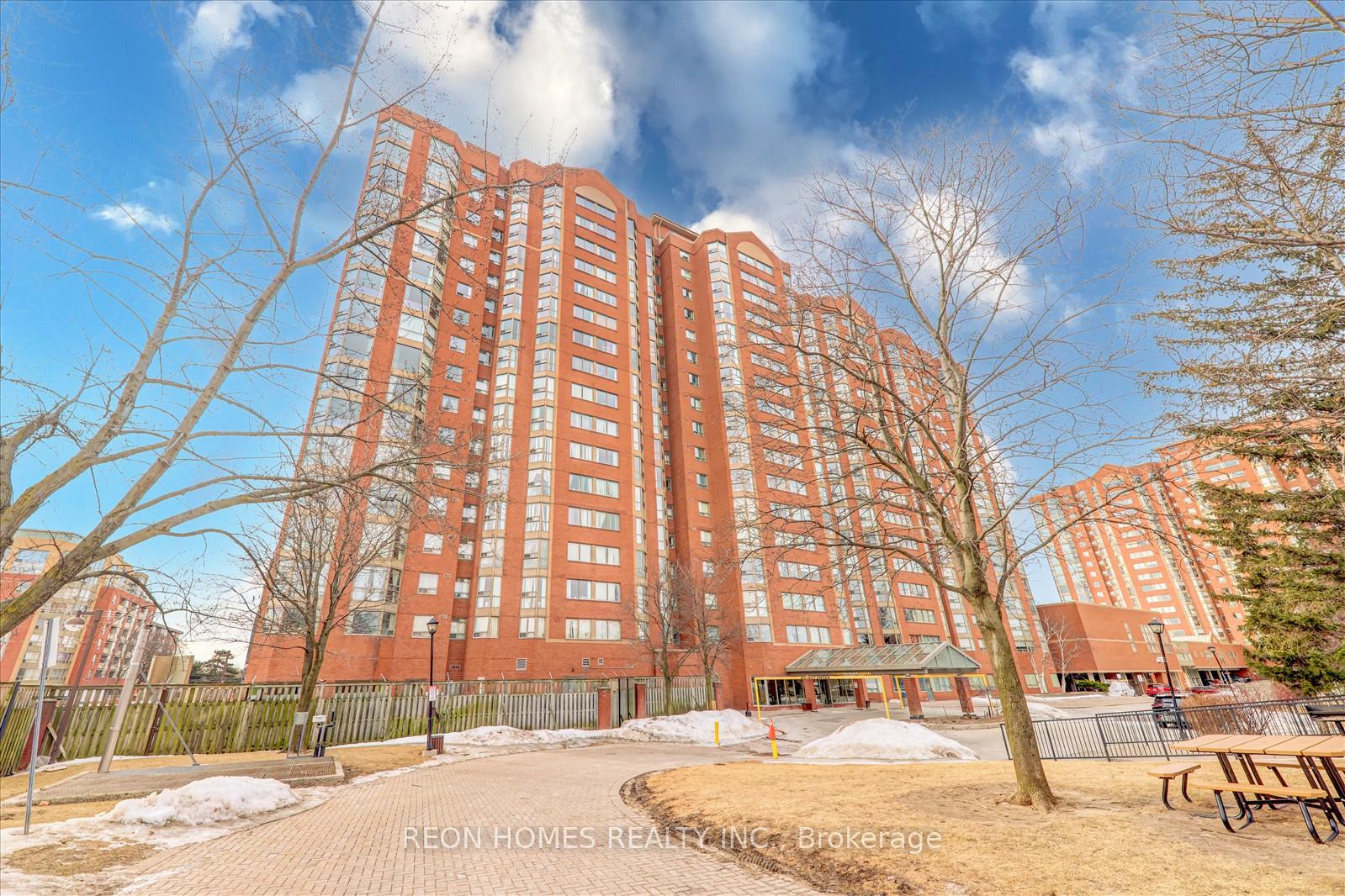 3 Bedrooms Condo at 2466 Eglinton, Toronto For sale
