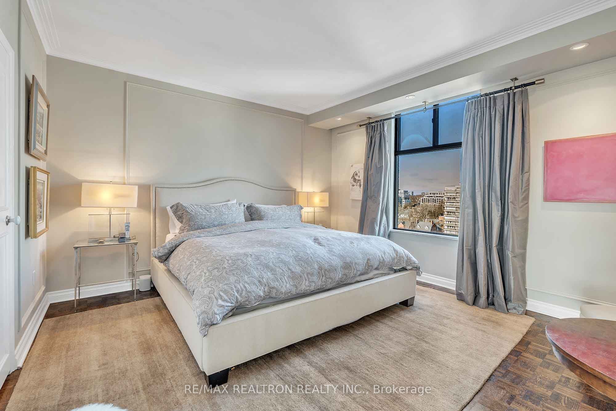 423 Avenue Road, #12