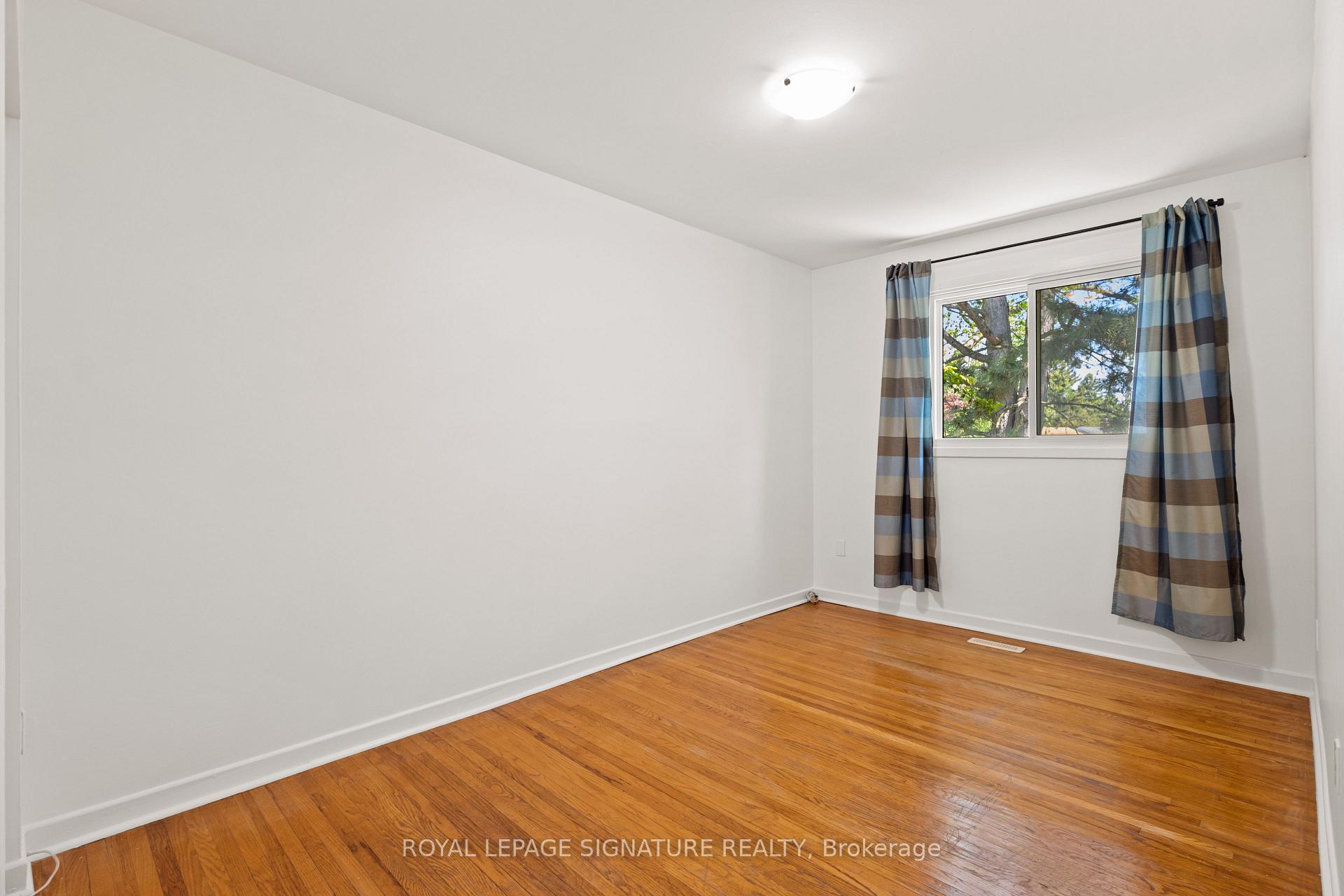 3 Bedrooms Condo at 611 Francis, Burlington For sale