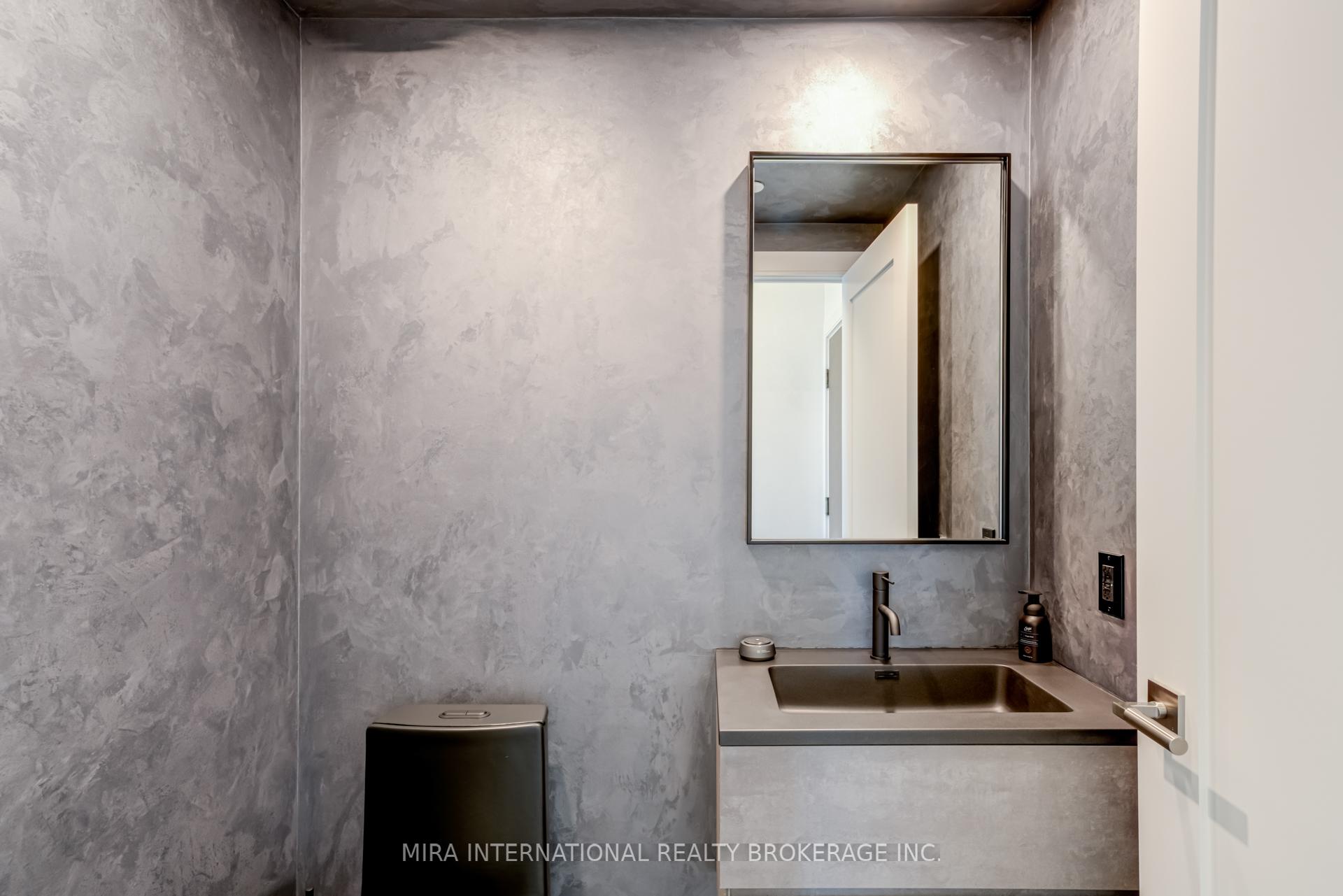 3 Bedrooms Condo at 30 Inn On The Park,  Toronto For sale