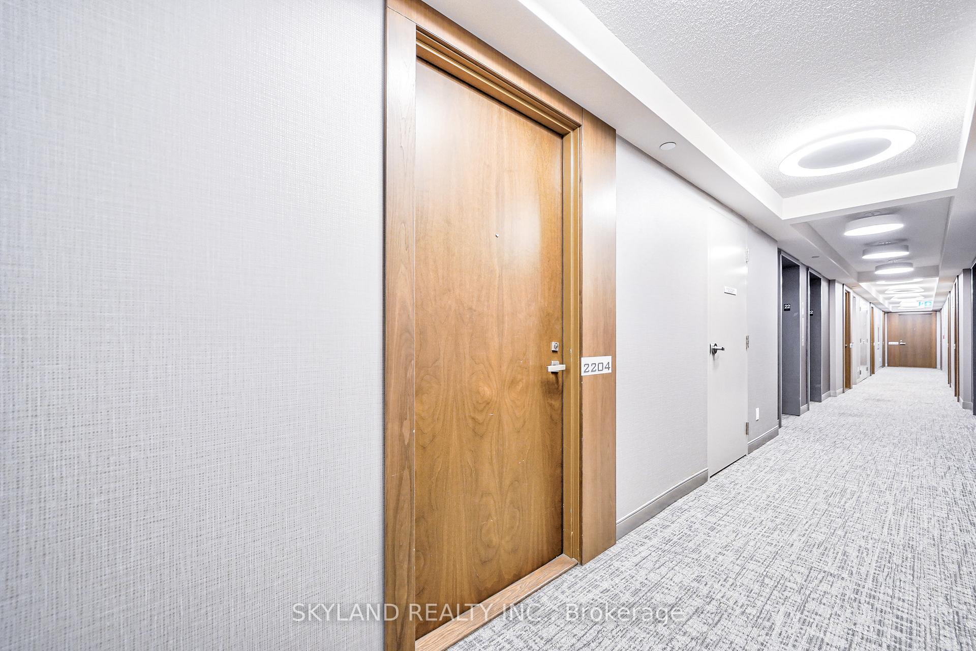 2 Bedrooms Condo at 255 Village Green, Toronto For sale