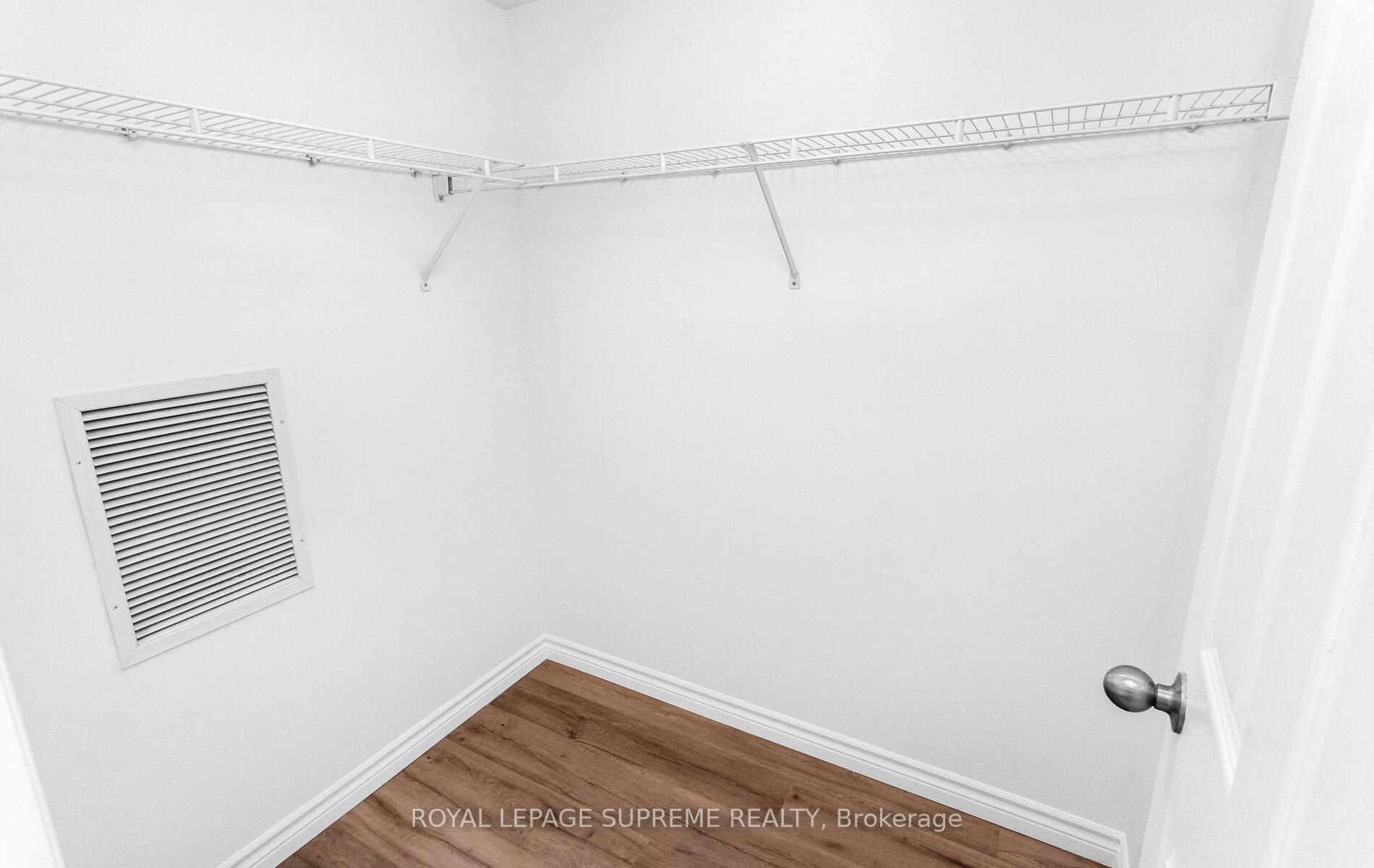 2 Bedrooms Condo at 35 Finch, Toronto For sale