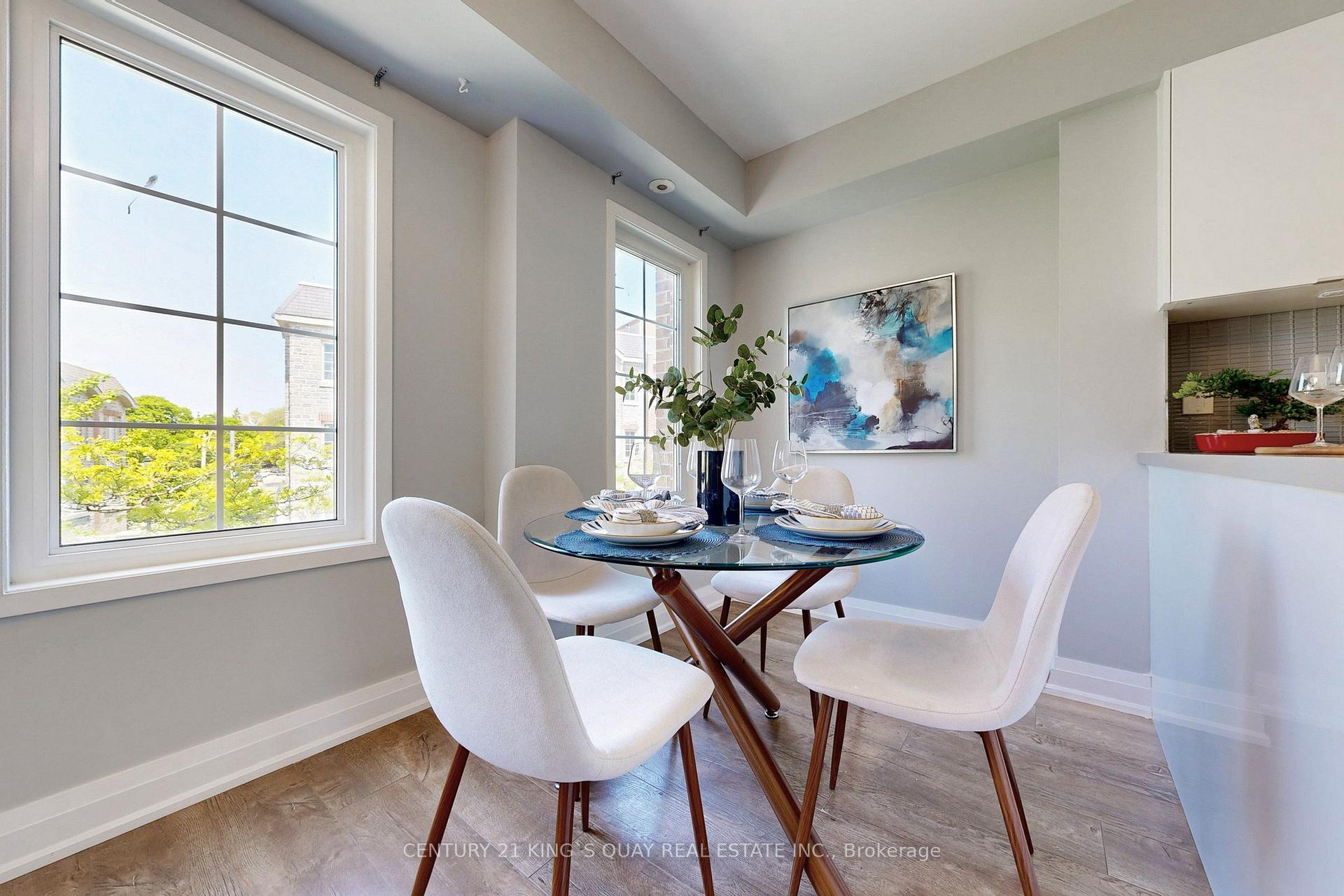 2 Bedrooms Condo at 9 Windermere, Toronto For sale