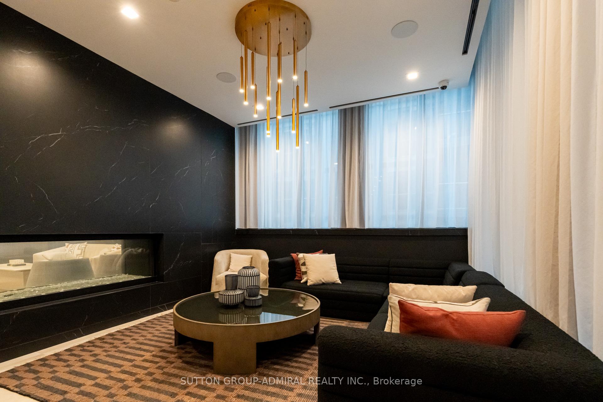 2 Bedrooms Condo at 55 Mercer,  Toronto For sale