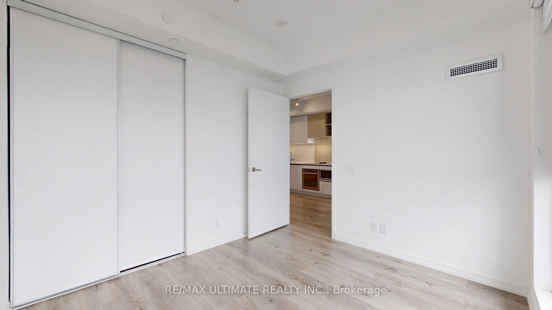 1000 Portage Parkway, #3701