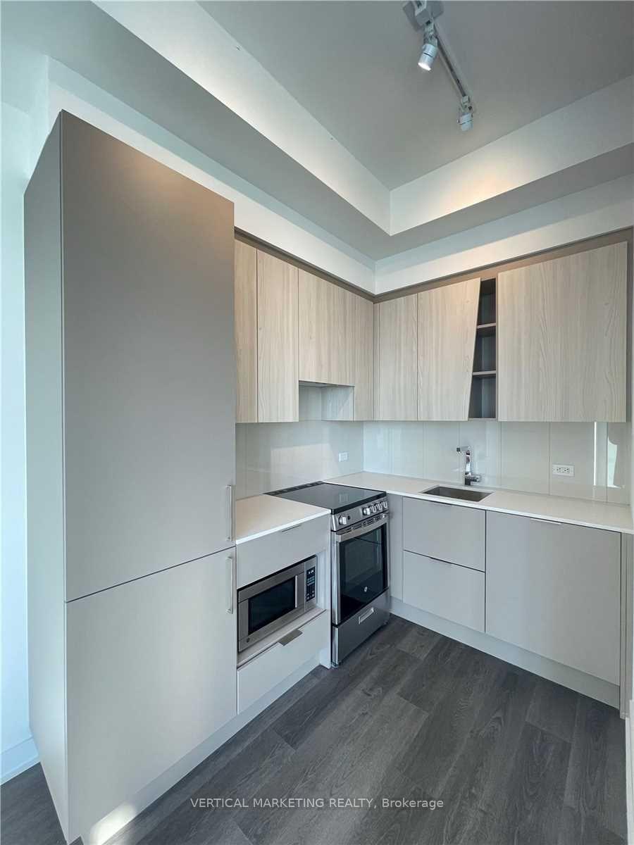 1 Bedroom Condo at 3900 Confederation, Mississauga For sale