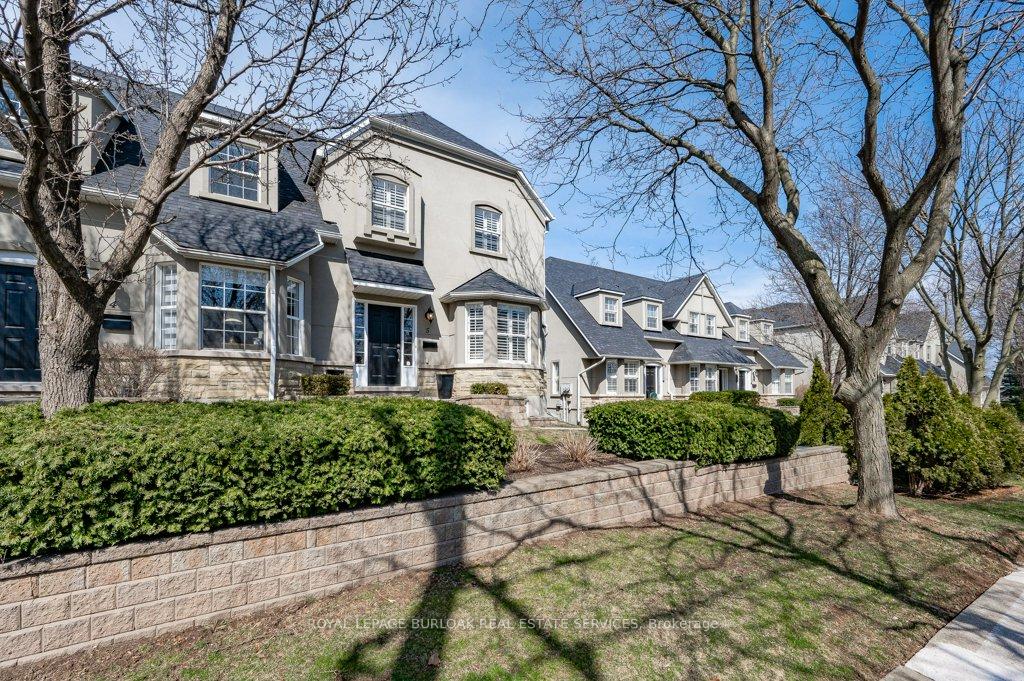 2 Bedrooms Condo at 1061 North Shore, Burlington For sale