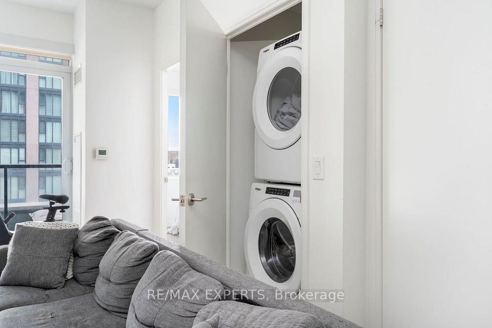 https://trreb-image.ampre.ca/iLyU8Zg4QtQwbpxkMoC1oBMNPIFgUgIUcSZ65L0sXmU/rs:fit:960:960/wm:.5:so:0:50:.4/wmsh:10/wmt:PHNwYW4gZm9yZWdyb3VuZD0nd2hpdGUnIGZvbnQ9JzY4Jz5SRS9NQVggRVhQRVJUUywgQnJva2VyYWdlPC9zcGFuPg/L3RycmViL2xpc3RpbmdzLzQwLzk2LzMxLzg2L3AvOTdhMTM4ZjktZWMwMy00YTM0LWJkMmEtOWYyMjA0YzY0NDVlLmpwZw.jpg