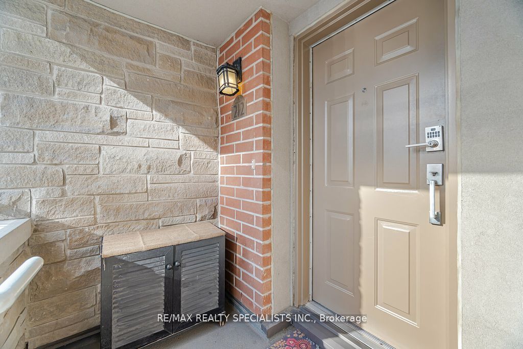 5 Richgrove Drive, #212