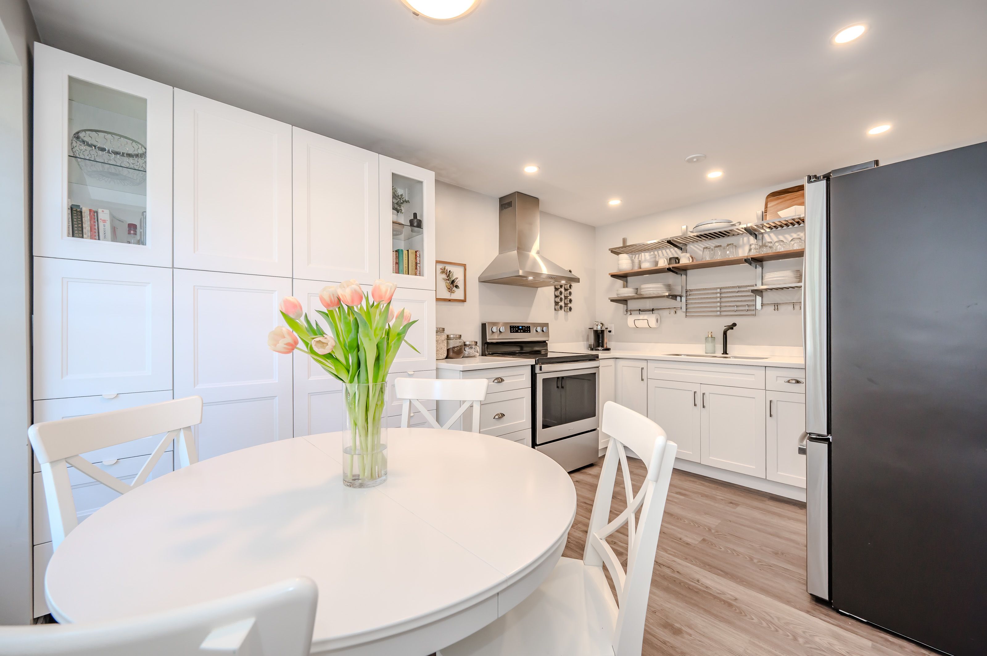 129 Victoria Road N 8