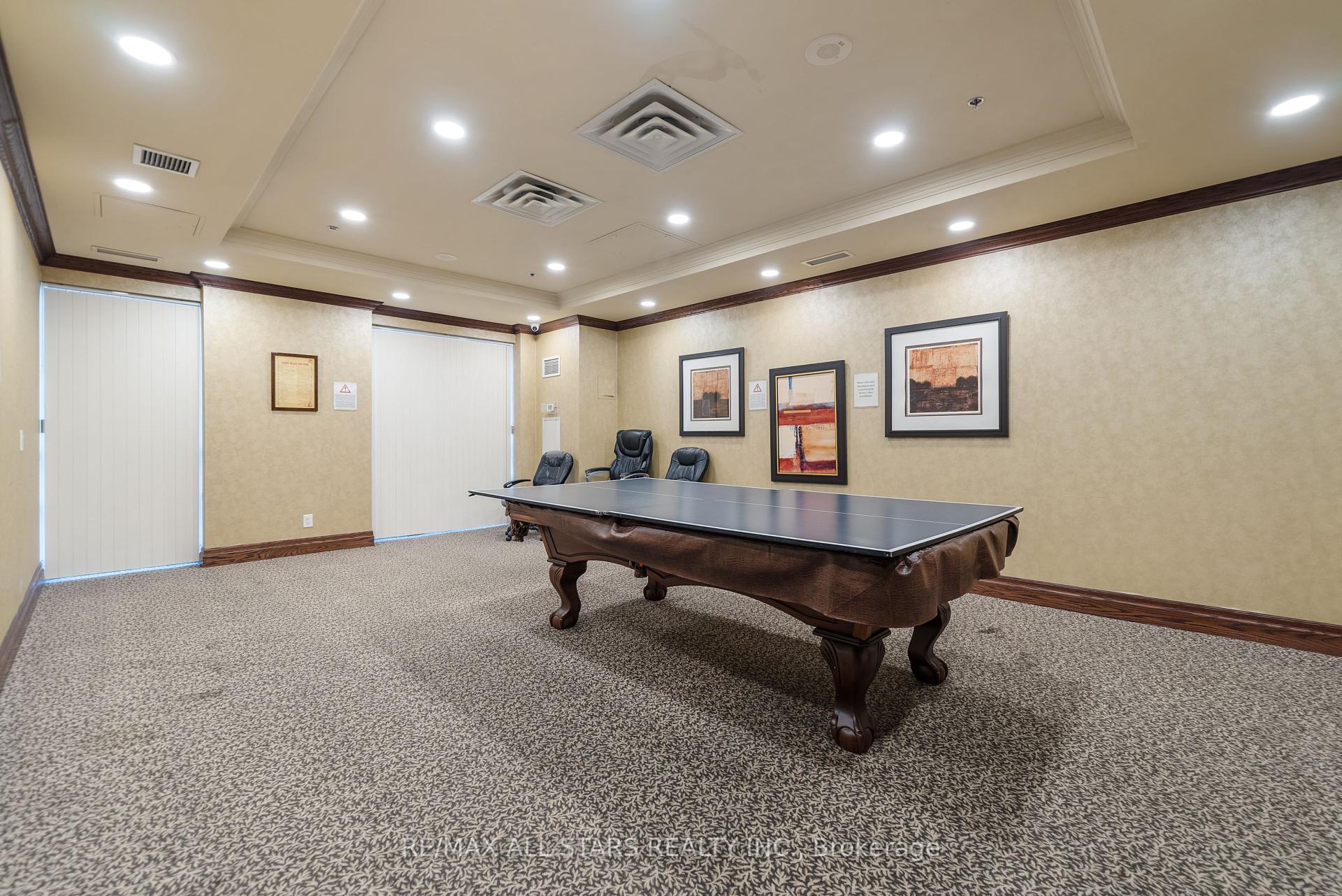 2 Bedrooms Condo at 5 Michael Power, Toronto For sale