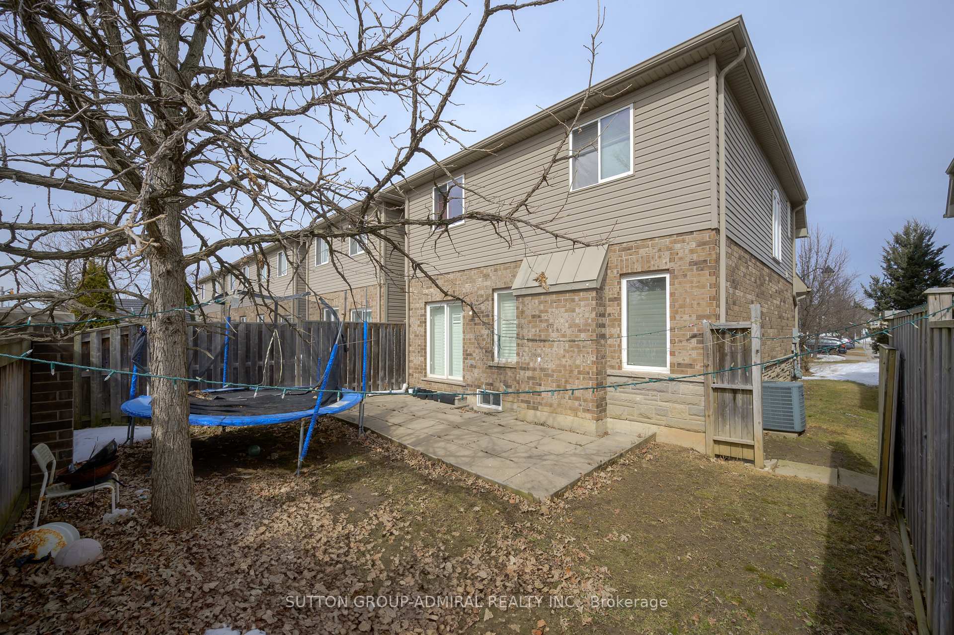 4 Bedrooms Condo at 6 Atessa,  Hamilton For sale