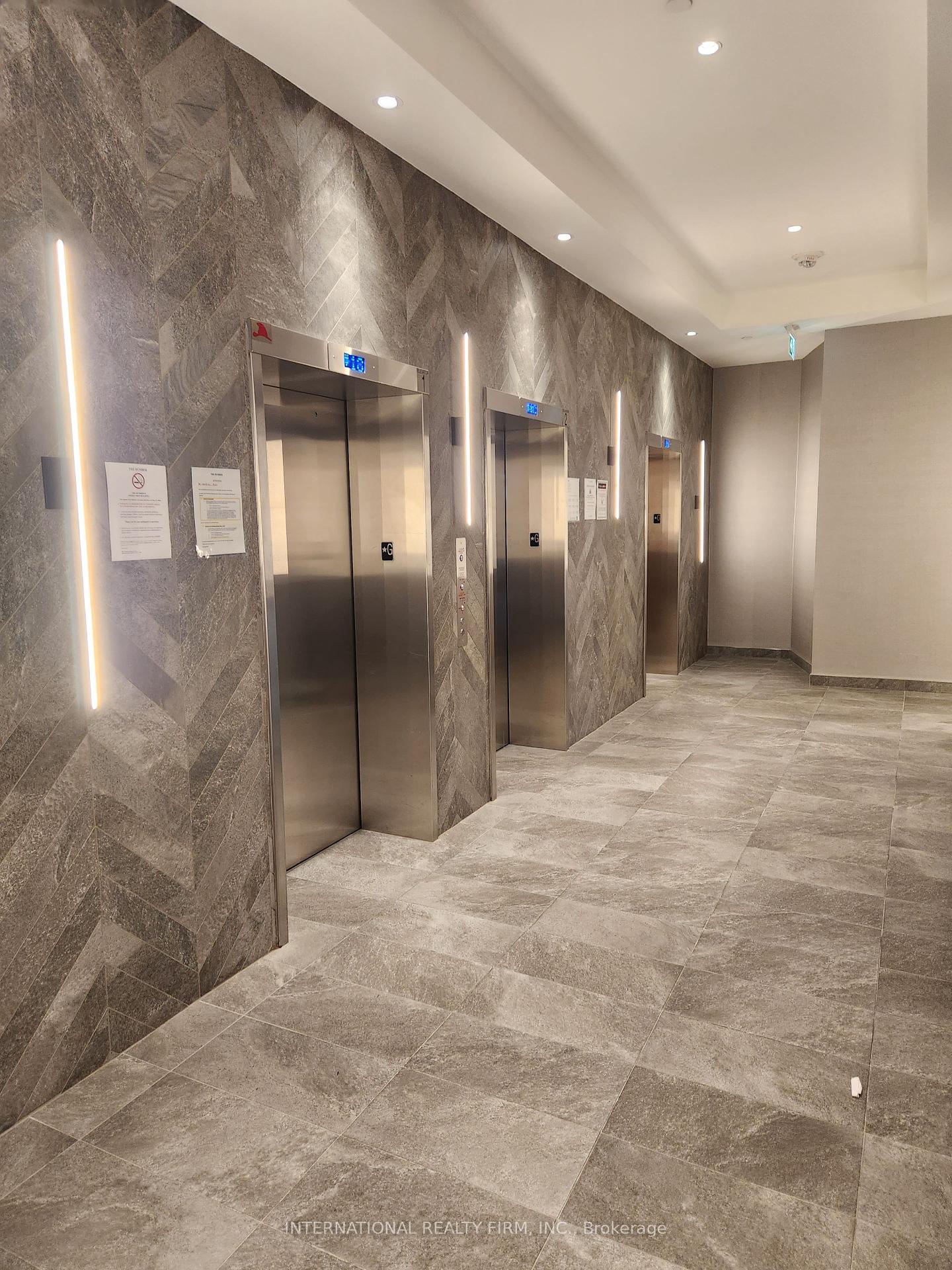 2 Bedrooms Condo at 10 Wilby, Toronto For sale