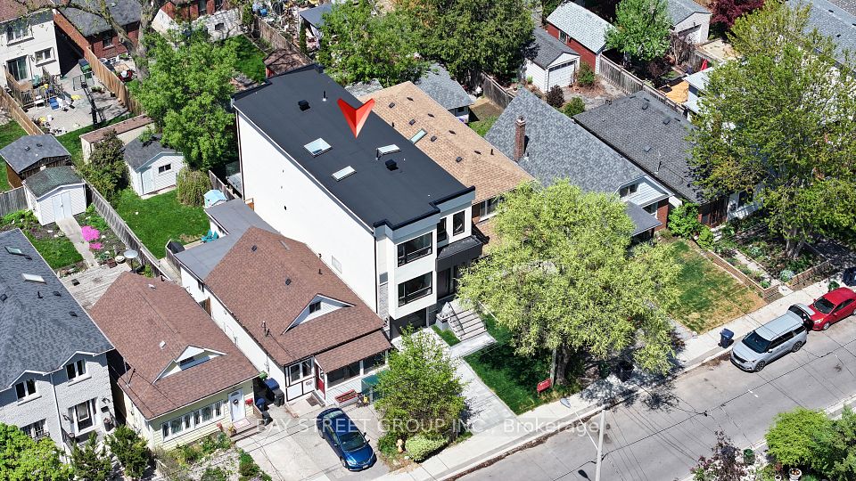 186 Holborne Avenue, Toronto, ON M4C 2R8
