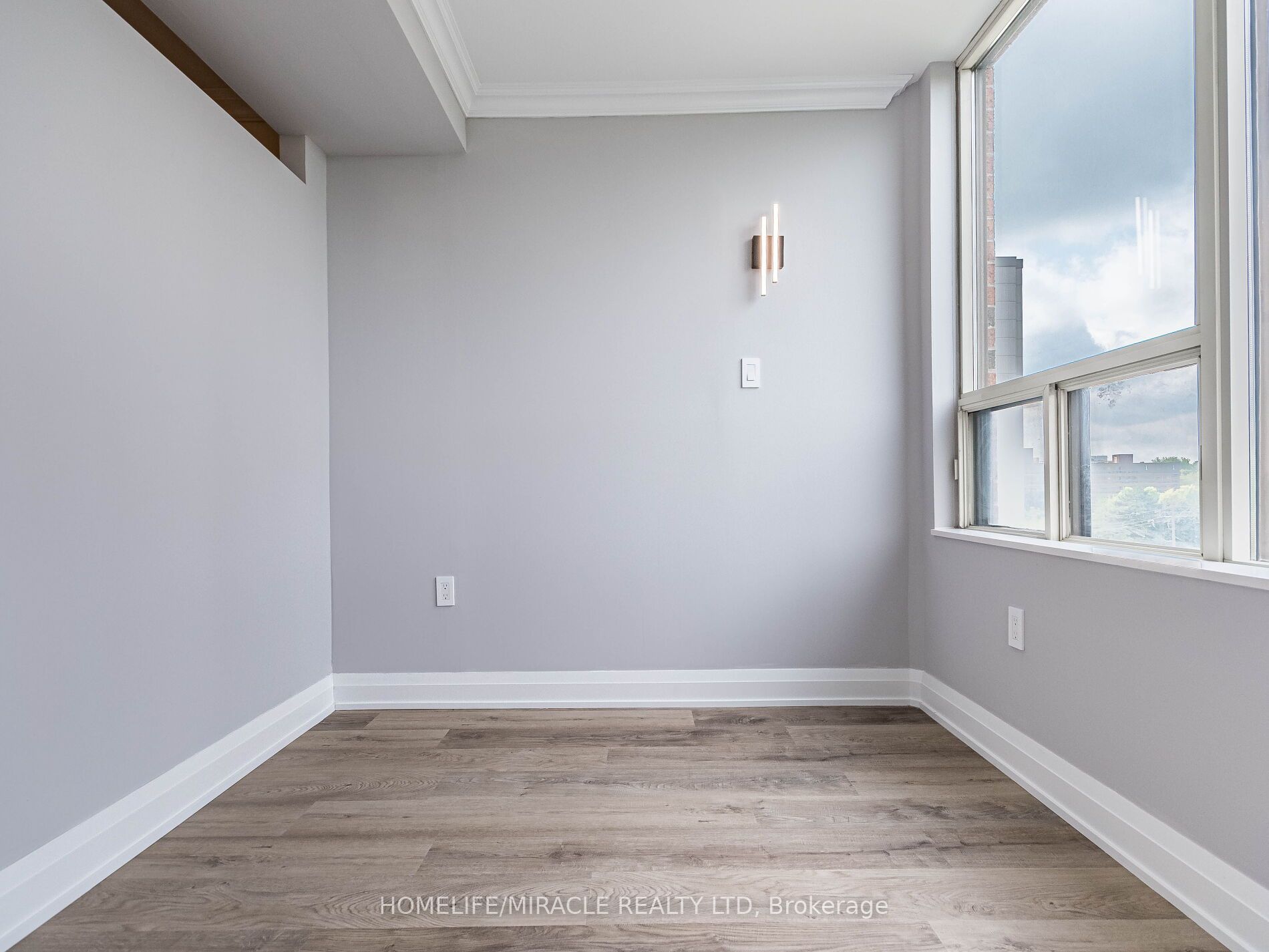1270 Maple Crossing Boulevard, #604