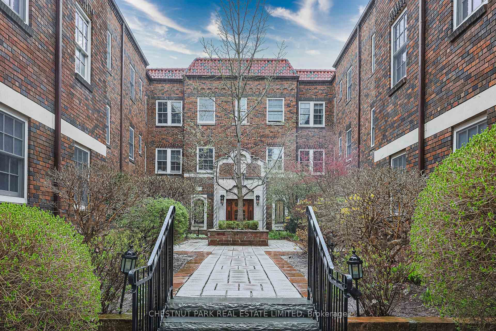 4 Bedrooms Condo at 480 Oriole, Toronto For sale