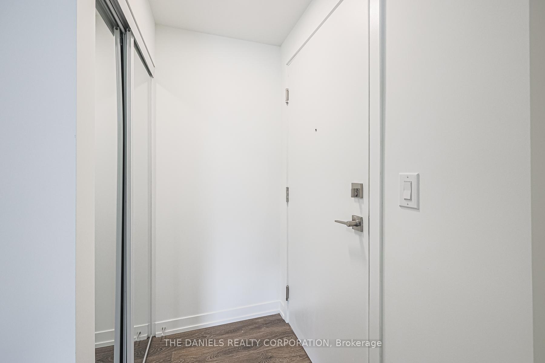2 Bedrooms Condo at 135 Canon Jackson,  Toronto For sale