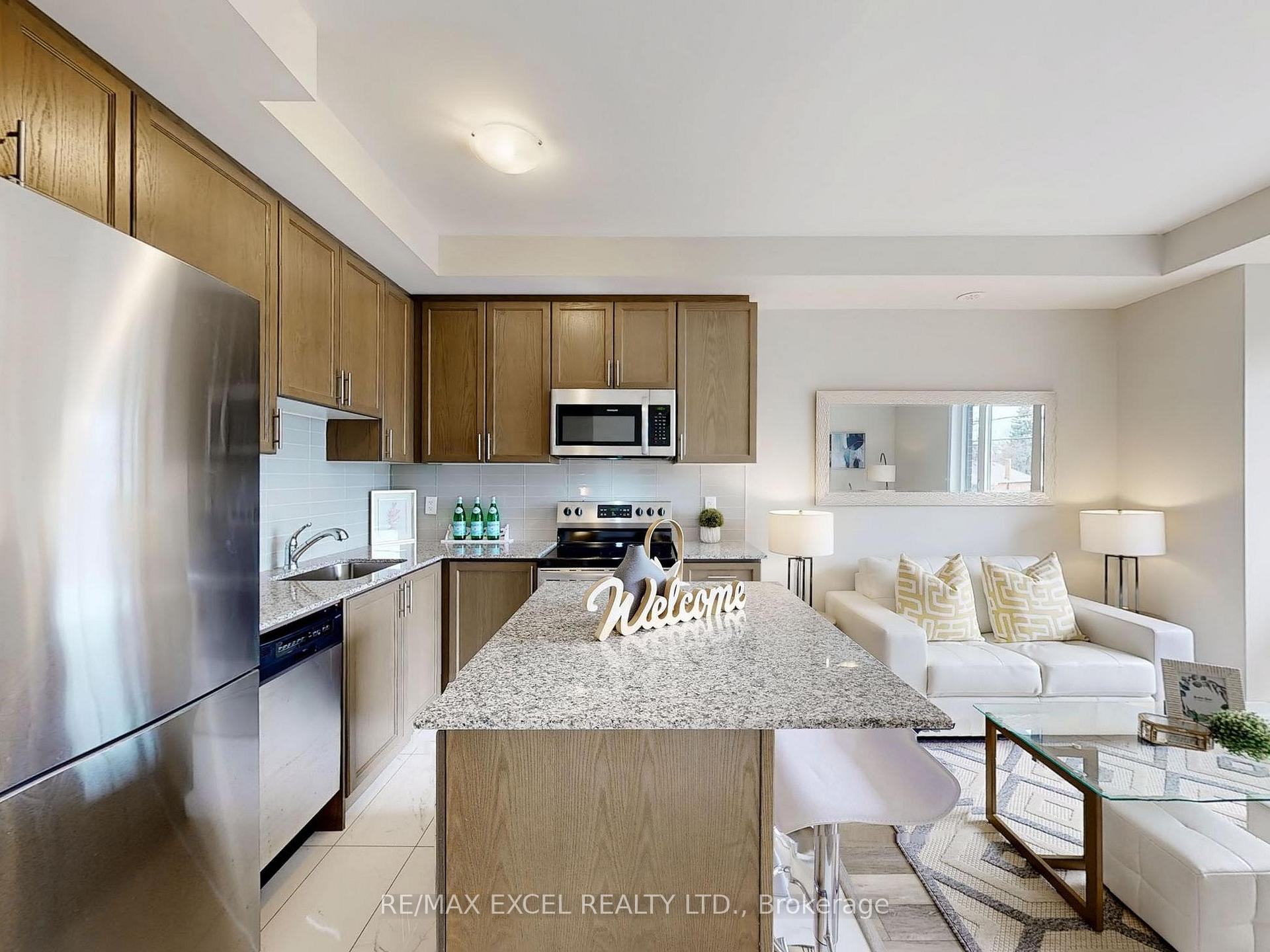 2 Bedrooms Condo at 24 Fieldway,  Toronto For sale