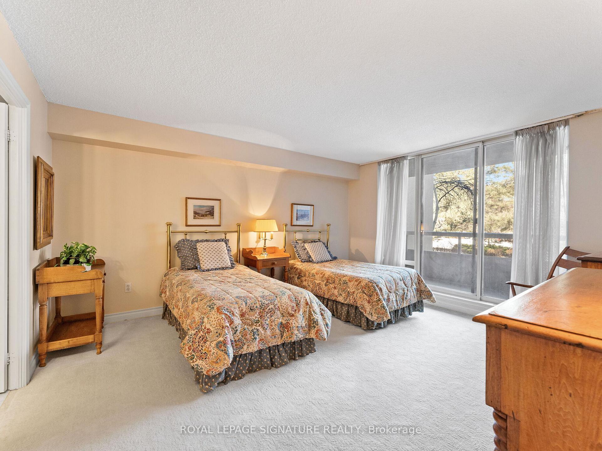 2 Bedrooms Condo at 1200 Don Mills, Toronto For sale