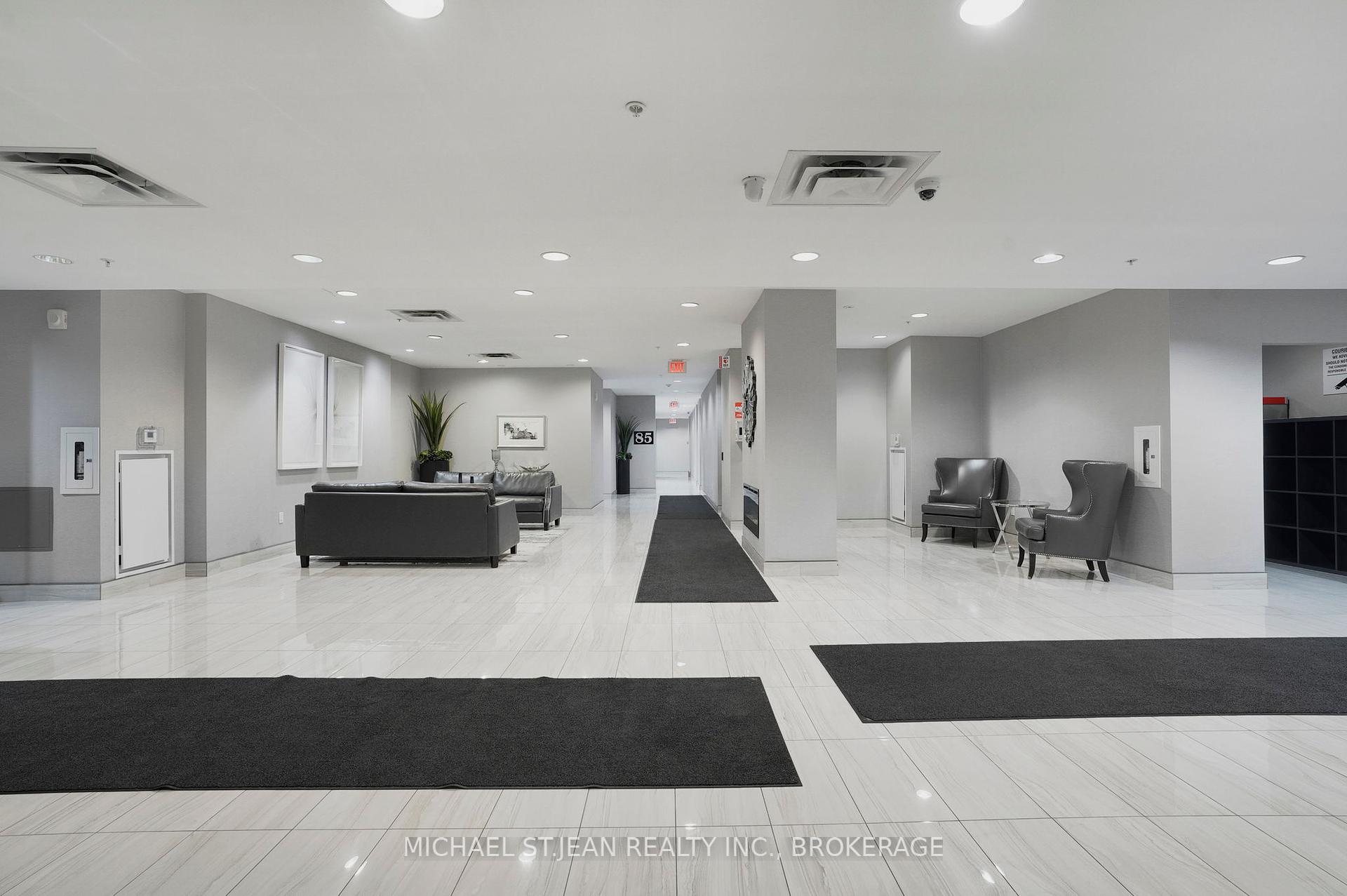 1 Bedroom Condo at 85 Robinson,  Hamilton For sale