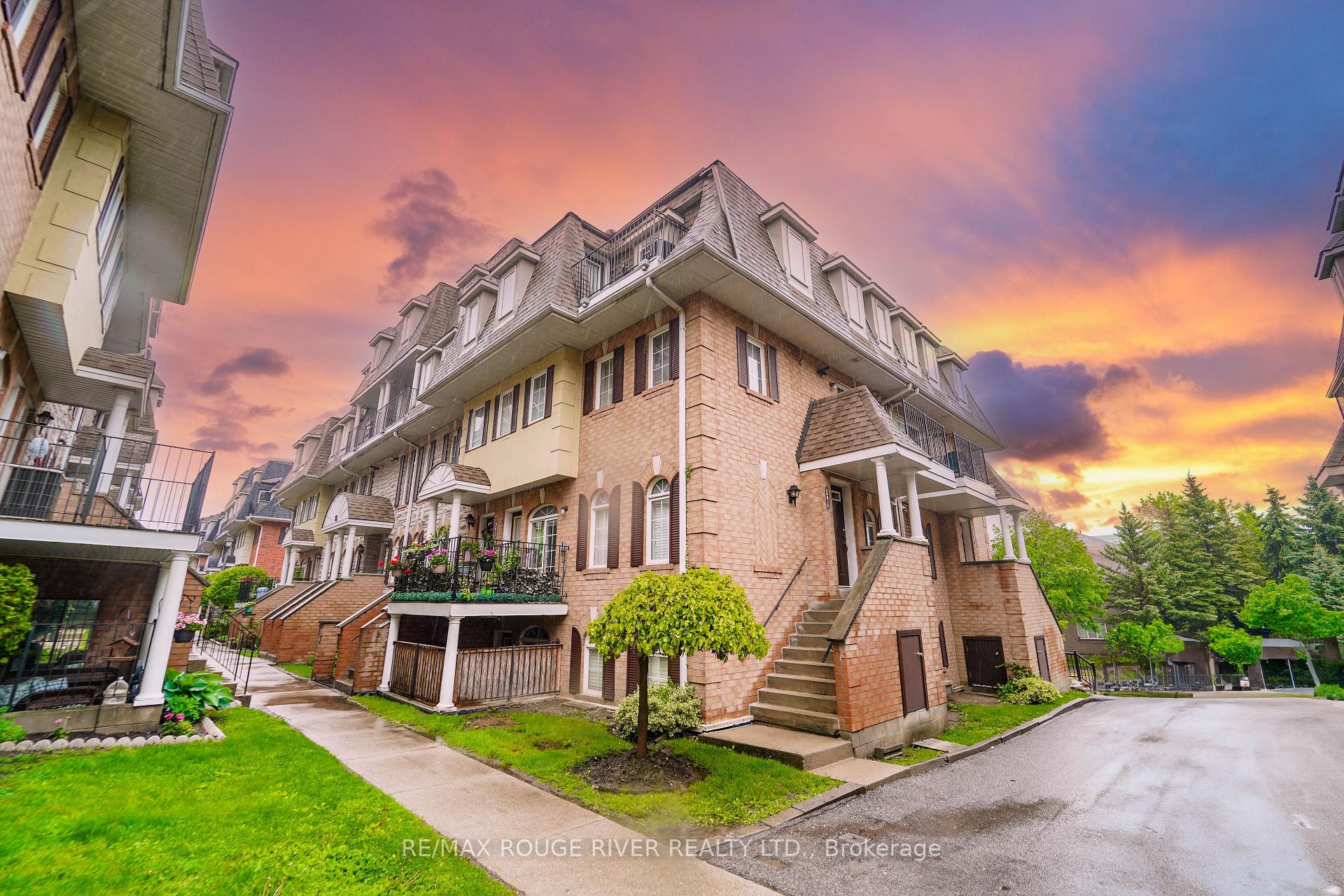 3 Bedrooms Condo at 70 Sidney Belsey, Toronto For sale
