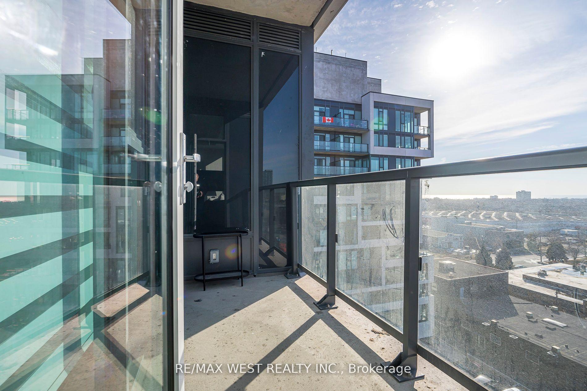 2 Bedrooms Condo at 859 The Queensway, Toronto For sale