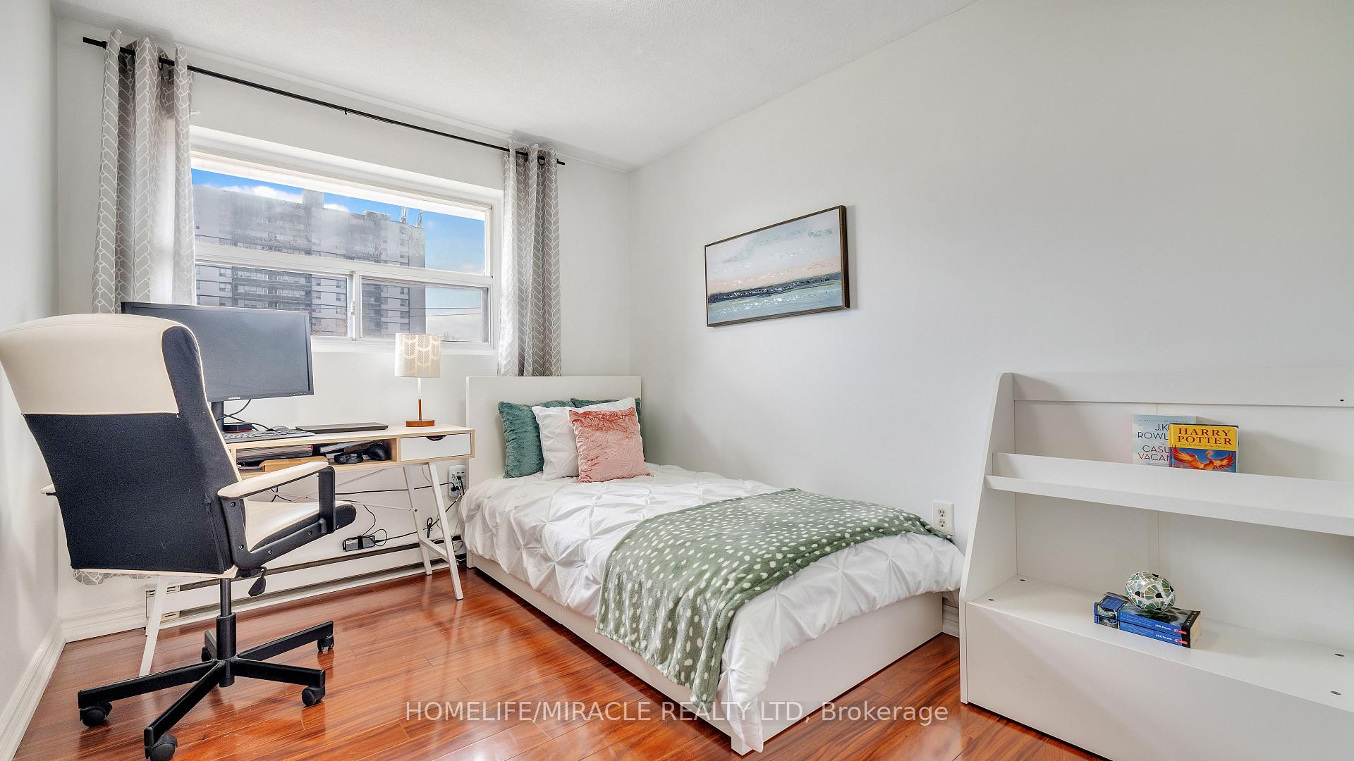 3 Bedrooms Condo at 91 Muir, Toronto For sale
