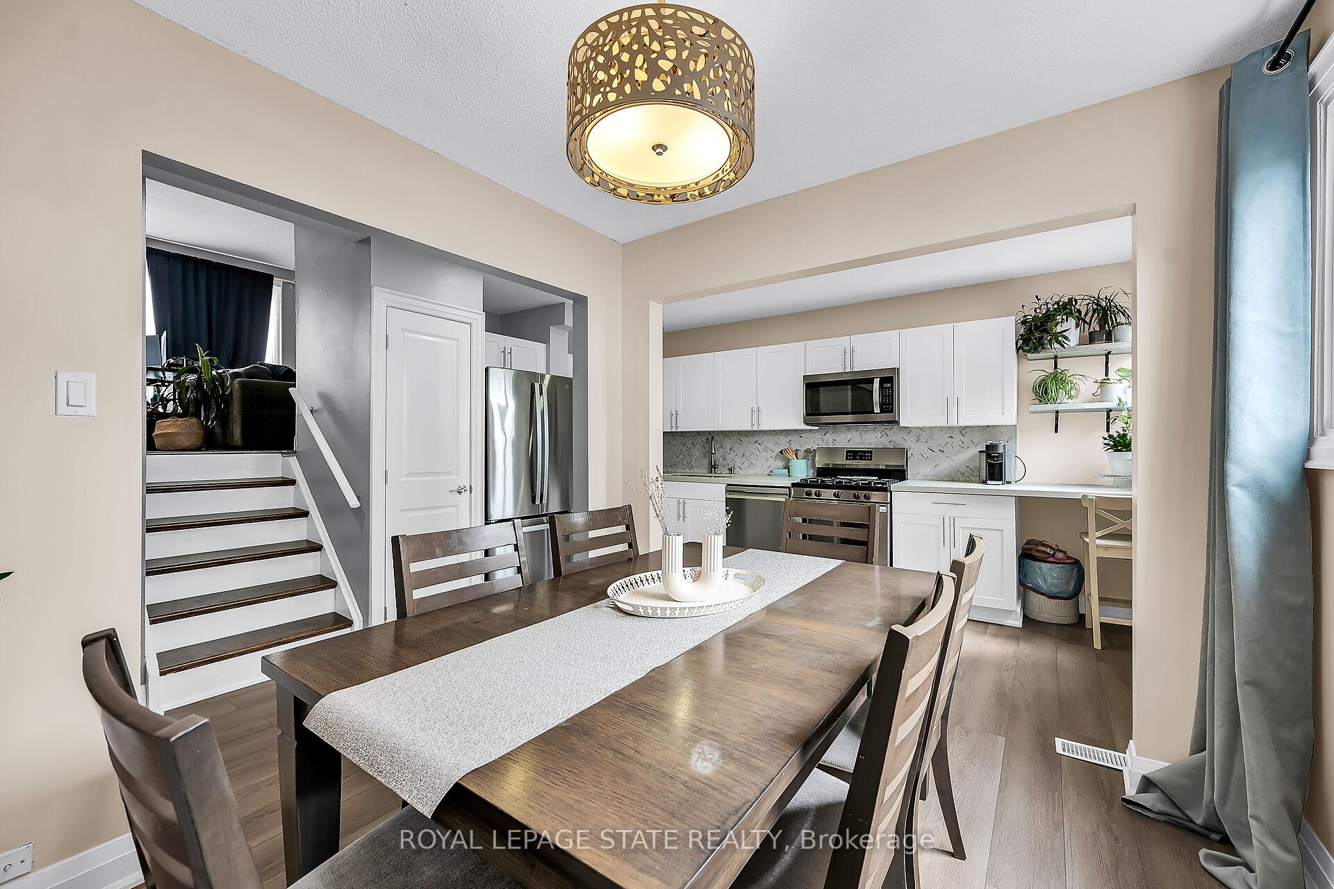 3 Bedrooms Condo at 444 Stone Church, Hamilton For sale