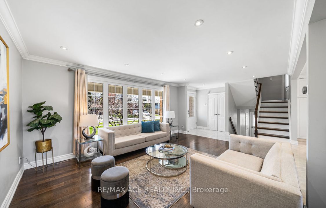 6 Oldborough Circle