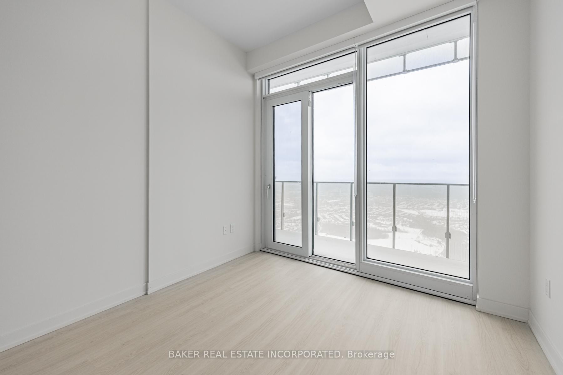 3 Bedrooms Condo at 3883 Quartz, Mississauga For sale