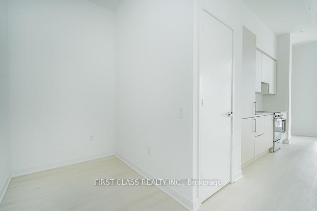 2 Bedrooms Condo at 3900 Confederation, Mississauga For sale