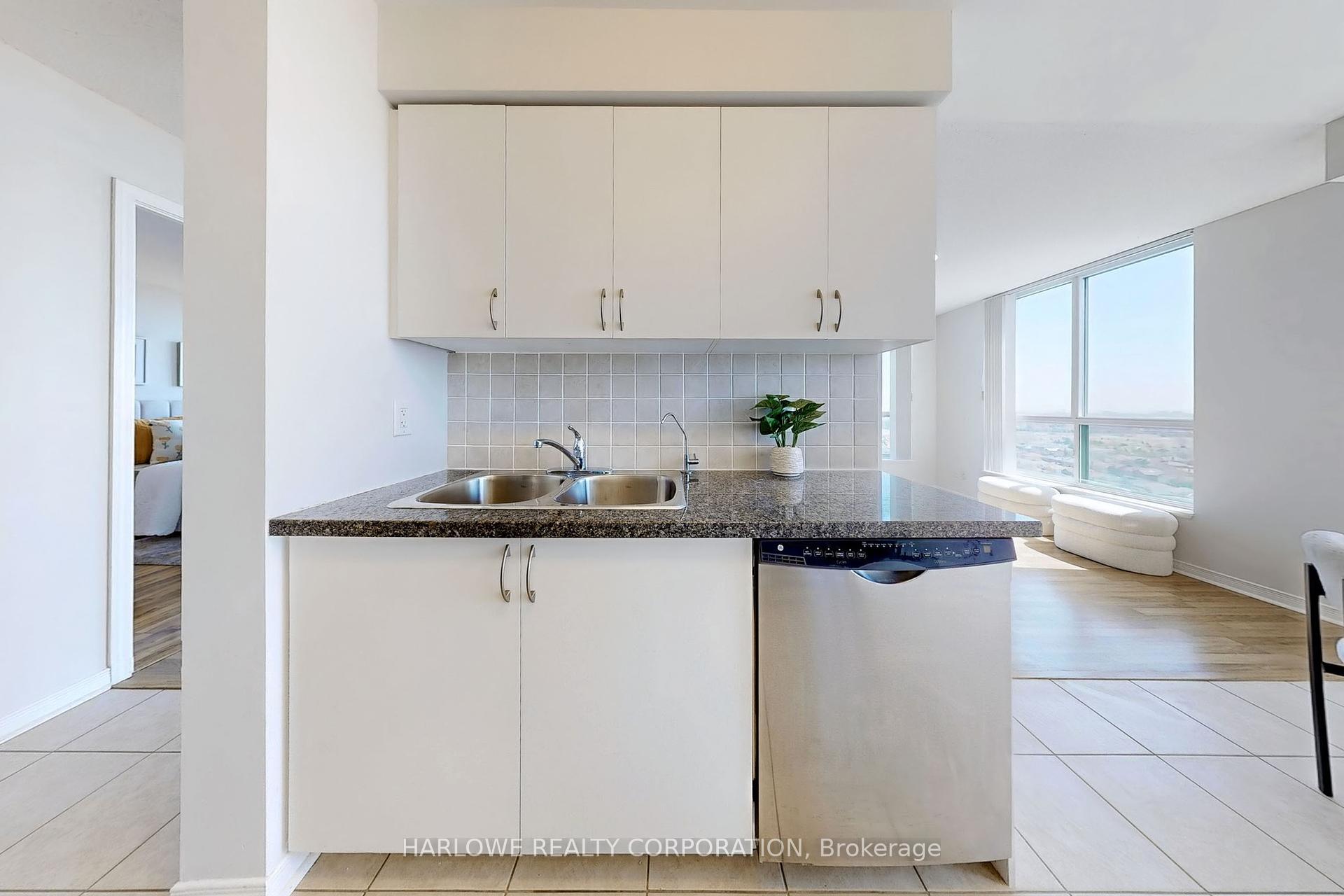 2 Bedrooms Condo at 4850 Glen Erin,  Mississauga For sale